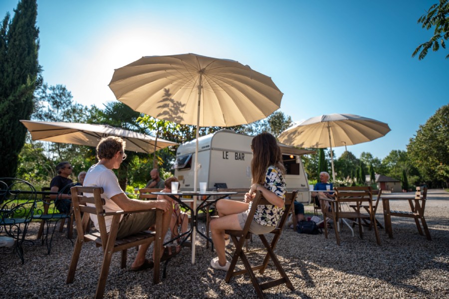 bar camping navarrenx terrasse